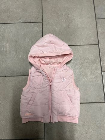 Veste sans manches à capuche 2 ans