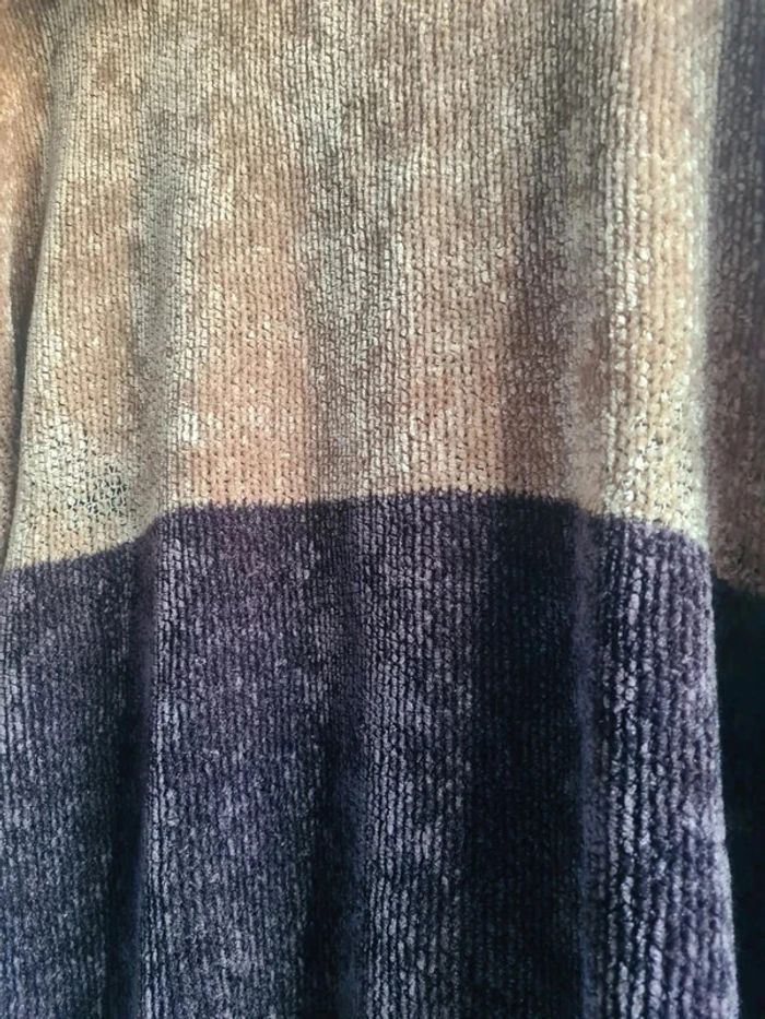 Pull femme. Marron bicolore. Longueur 75. Aisselles à aisselles 69. Taille 46 · Earthbound - photo numéro 2
