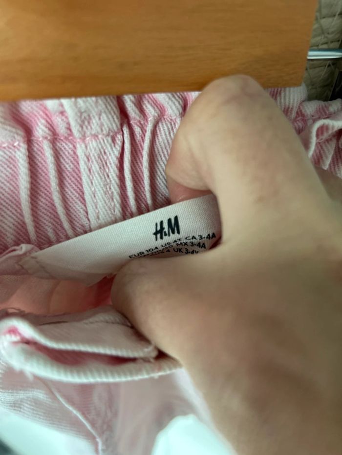 Short jean H&M rose, 4 ans - photo numéro 3