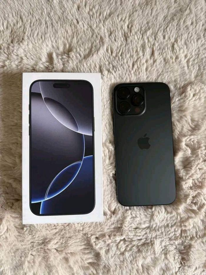 A vendre 16 pro max batterie 💯🔋 256GB  350€ prix négociable paiement plusieurs fois écrivez moi - photo numéro 3