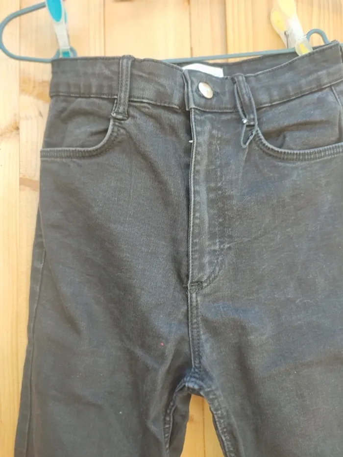 Jean skinny troué - photo numéro 4