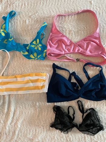 Lot de 5 hauts de maillots de bain taille 1