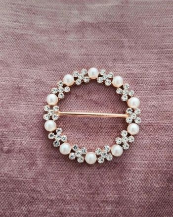 Broche dorée Strass