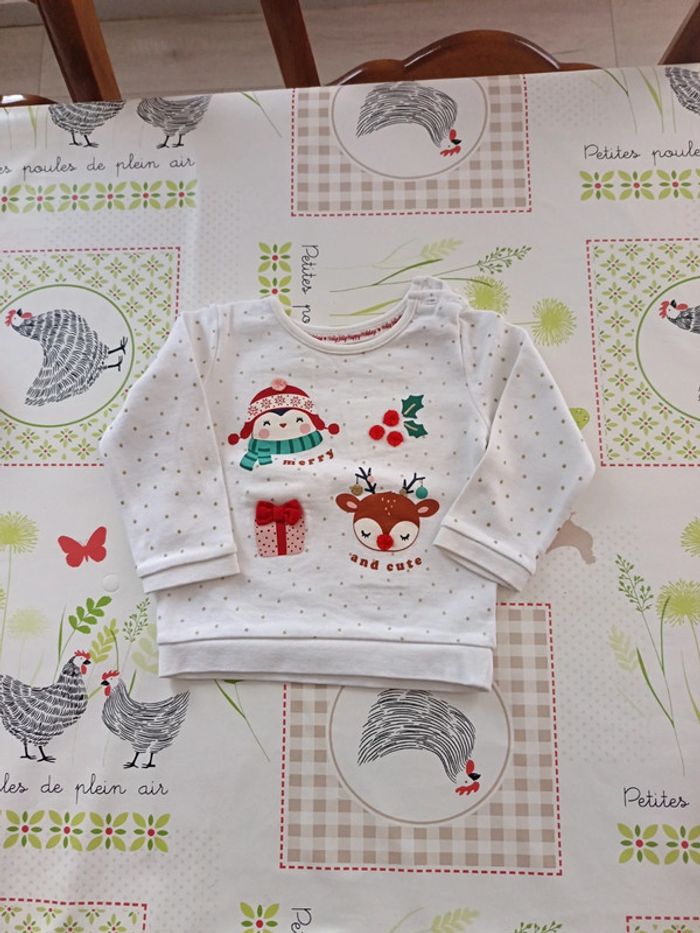 Pull Noël C&A taille 12/18 mois