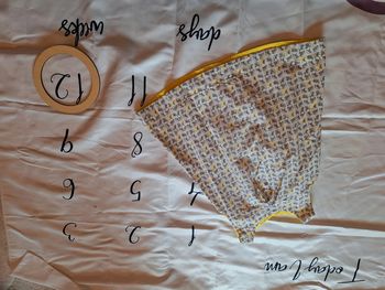 Robe okaidi jaune et grise