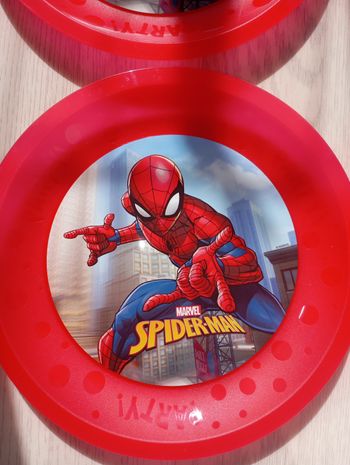 Lot de 4 assiettes en plastique rouges Spiderman Marvel 
NEUF