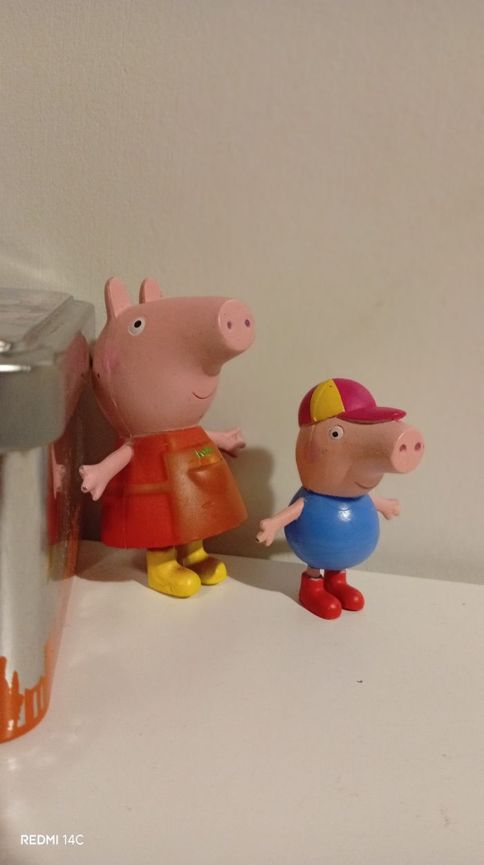 2 figurines miniatures Peppa Pig et George Pig - photo numéro 2