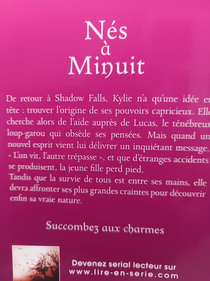 Livre " Nés à minuit tome 3 " - photo numéro 3