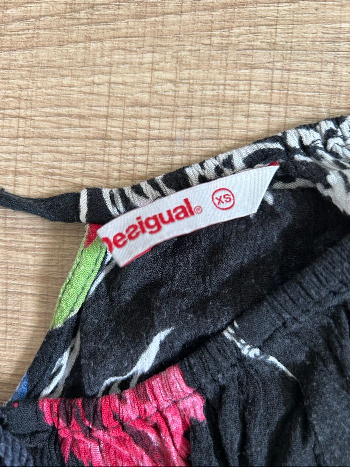 Blouse noire et fleurie à manches longues Desigual taille XS bon état - photo numéro 9