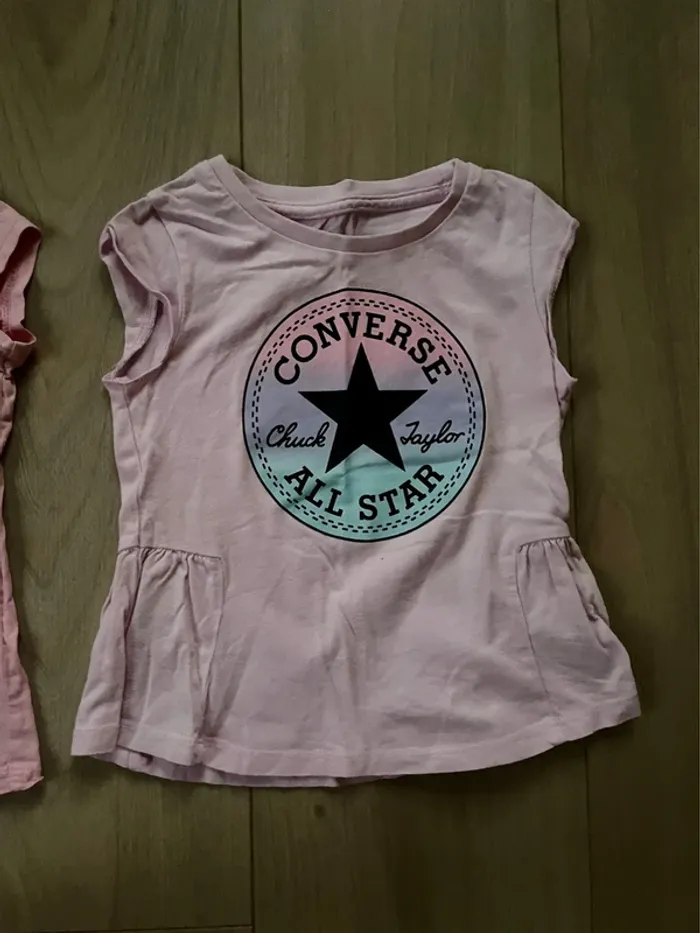 2 tee-shirts Converse manches courtes 3 ans - photo numéro 3