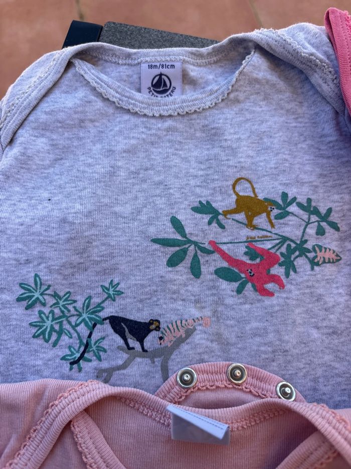 Lot de 4 bodies Petit bateau 18M - photo numéro 2