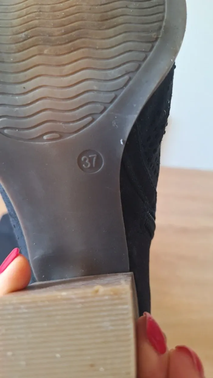 Chaussures ajourees marines à talon 37 - photo numéro 8