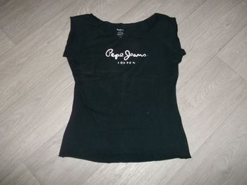 Tee shirt PEPE JEANS noir et sigle beige devant L TBE