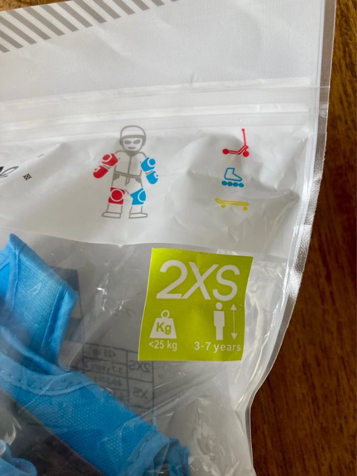 Lot : Protèges-poignets, protèges-coudes et protèges-genoux bleue - photo numéro 2