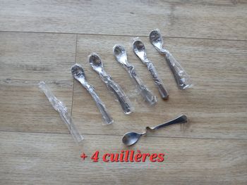Lot de 10 petites cuillères à verrine neuves
