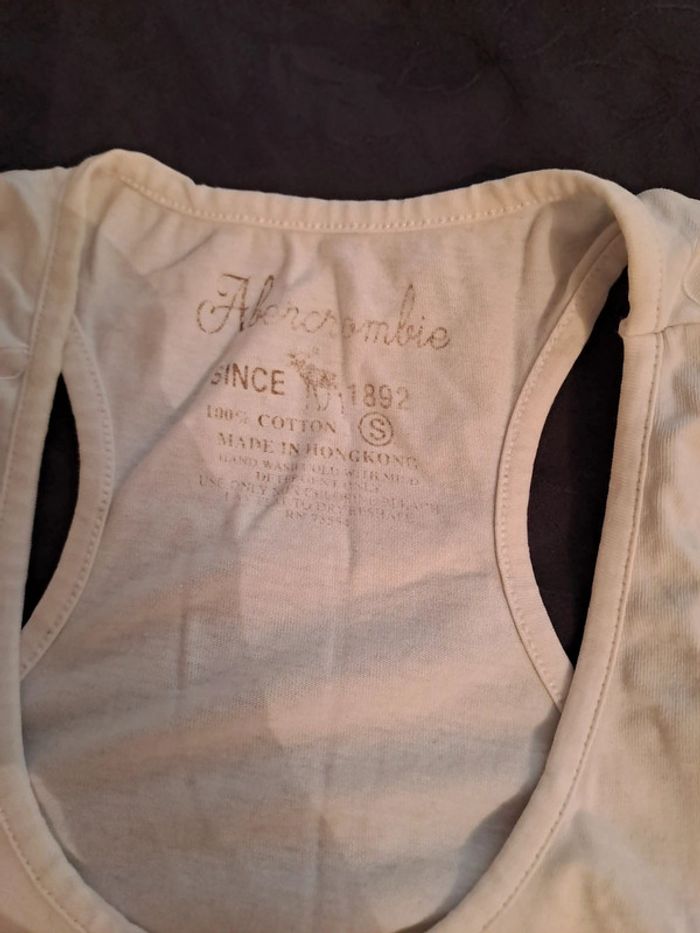 Lot de 2 débardeurs taille s et taille m. Marque Abercrombie - photo numéro 4