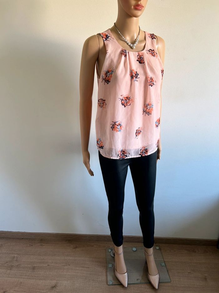 Blouse rose et fleurie sans manches Vero Moda taille XS jamais portée - photo numéro 4