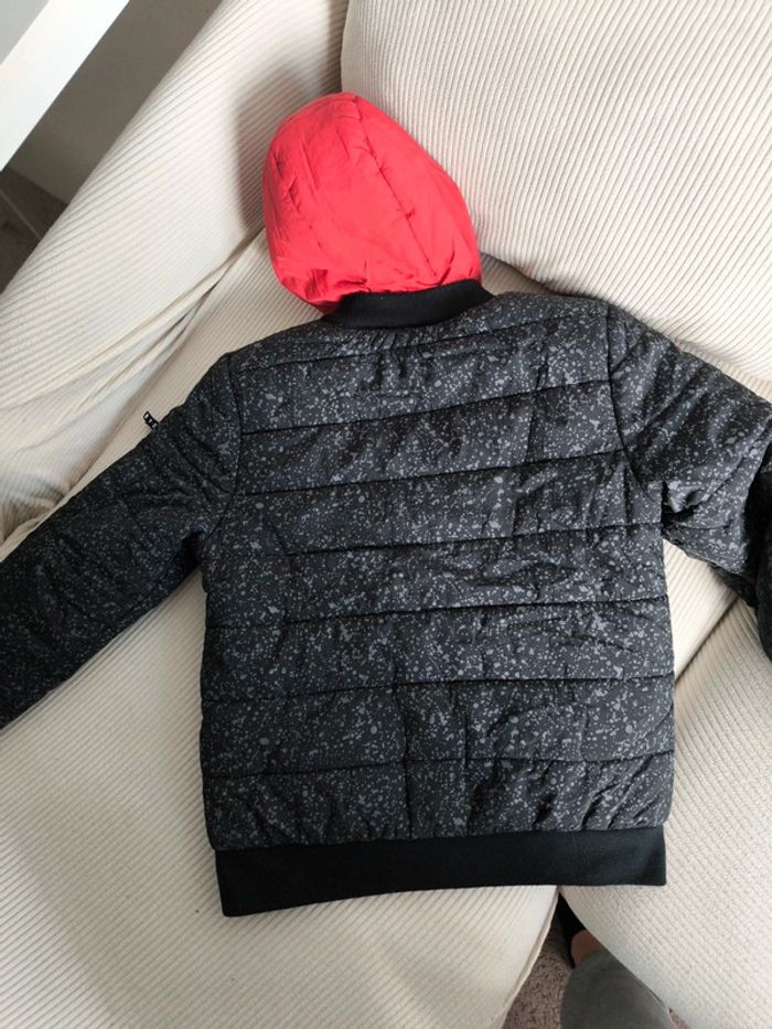 Manteau Jordan gris et rouge taille 12/13ans - photo numéro 5