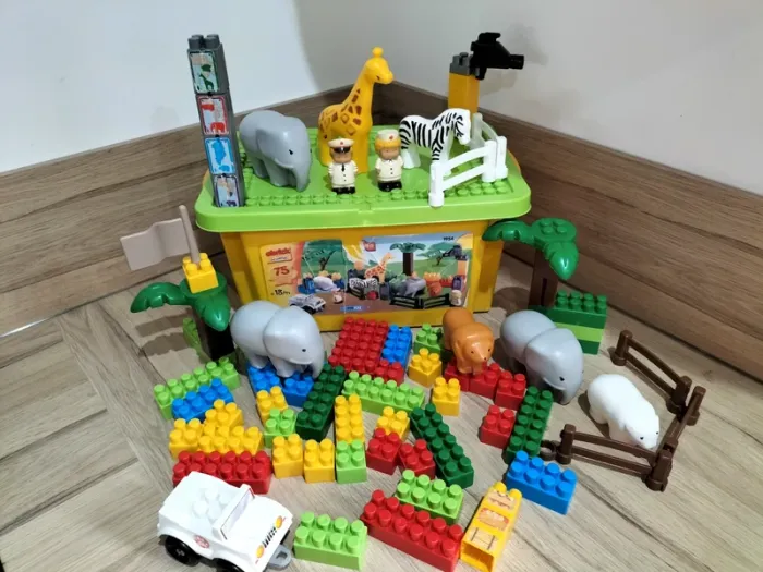 Jeu de construction ecoiffier - coffre à brique zoo