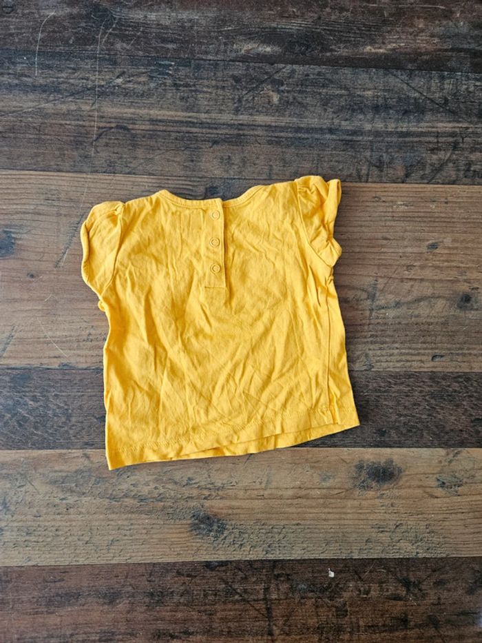 T-shirt jaune moutarde bébé fille 6mois - photo numéro 2