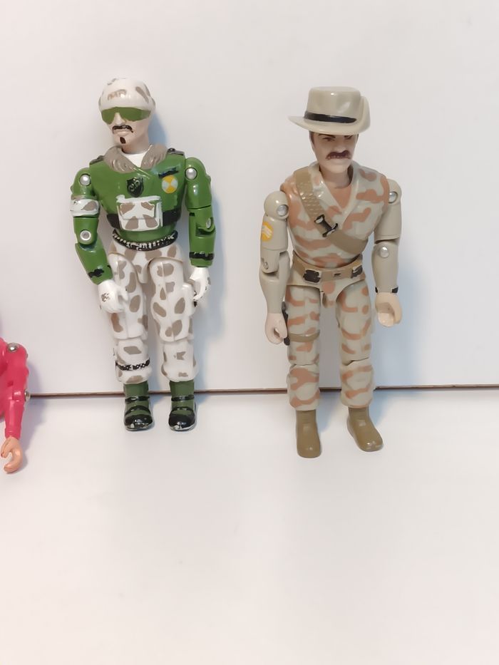 Lot 3 figurines vintage articulée Lanard 80-90 
Une des figurine a l'élastique cassé - photo numéro 3