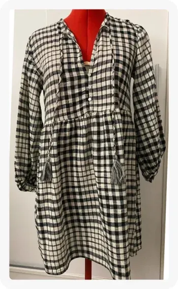 Robe babydoll à carreaux noir et blanc Mango