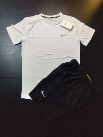 Ensemble Nike Running - neuf avec étiquette -