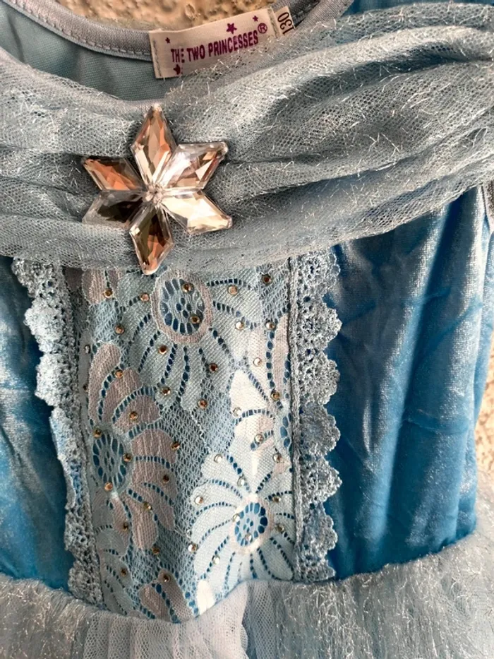 Robe majestueuse bleu avec accessoires neuve 130 cm - photo numéro 8