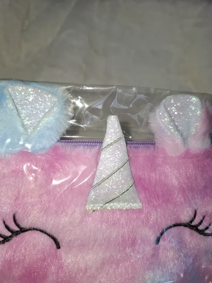 Plumier licorne - photo numéro 3