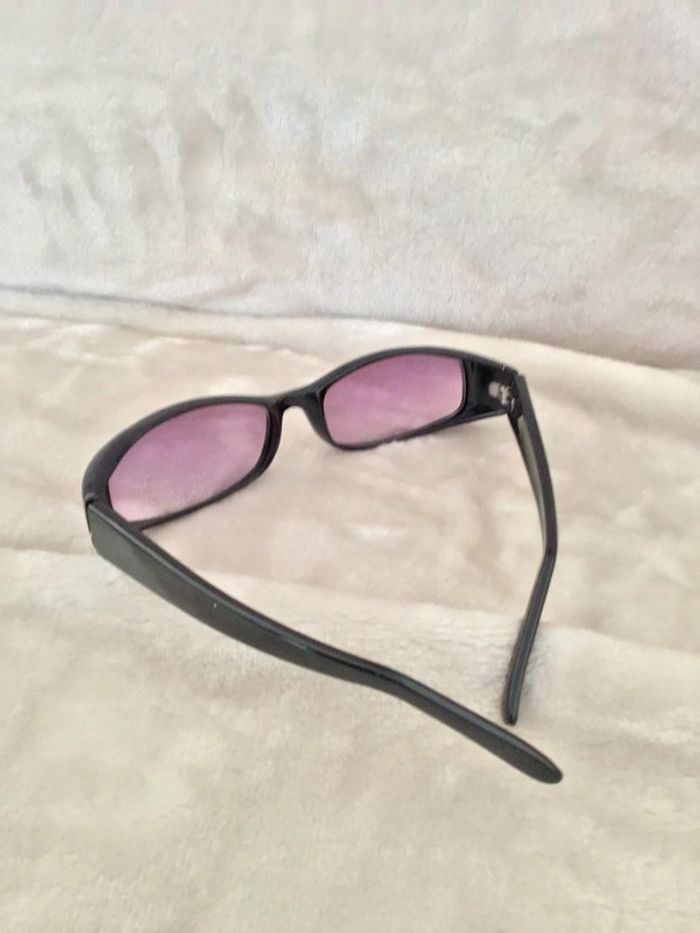 Belles lunettes de soleil vintage - photo numéro 3