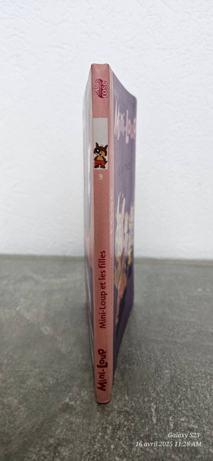 Bibliothèque rose - mini loup et les filles - photo numéro 2