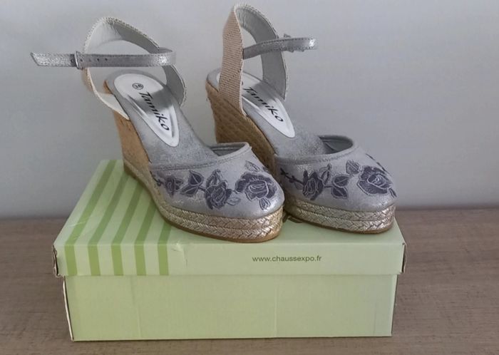 Chaussures talons compensés NEUVES p38 - photo numéro 2