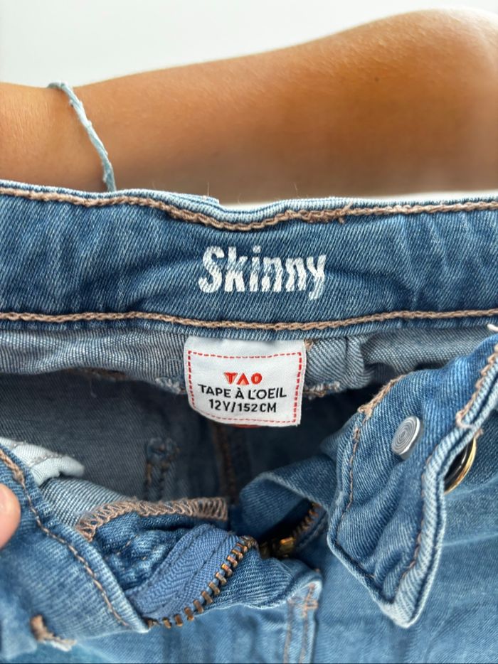 Jeans tape à l’œil - photo numéro 3
