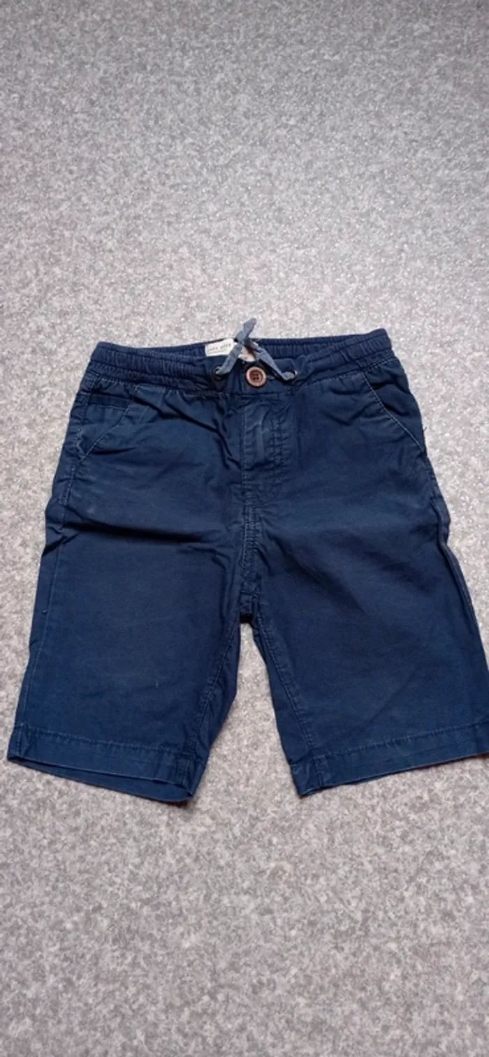 Short Zara taille 3/4 ans 
Bon état
