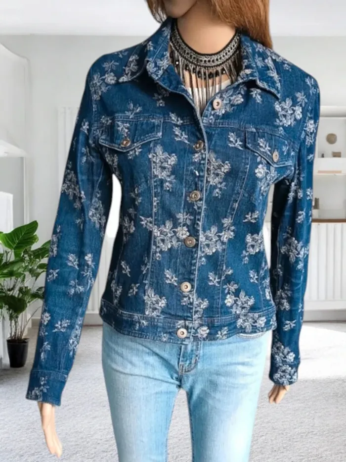 Veste en jean Hennes ,coupe droite , motifs blancs floraux, texture stretch - photo numéro 6