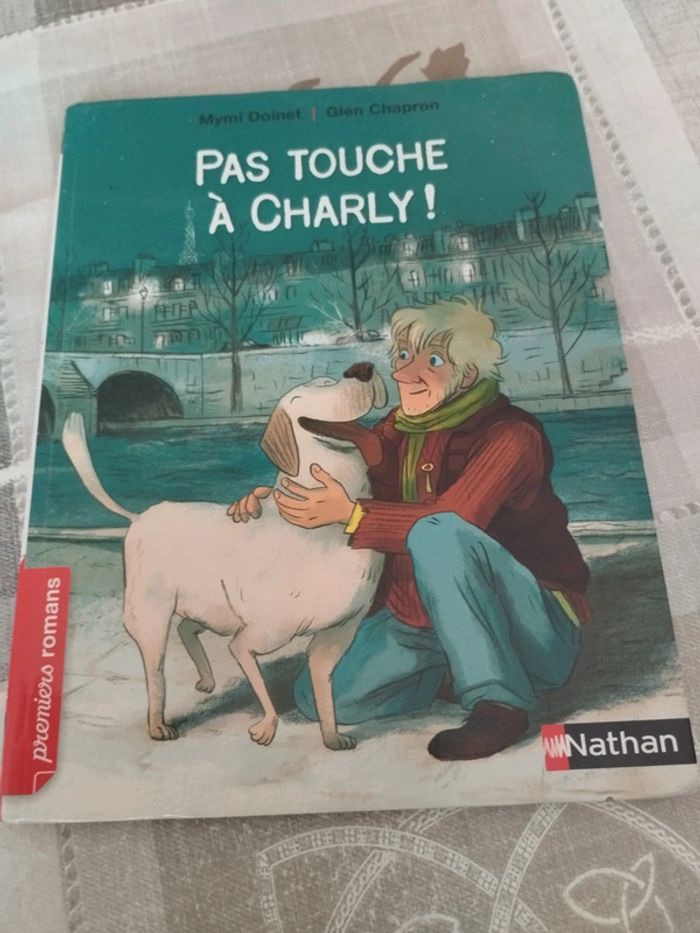 Livre : Pas touche à Charly !