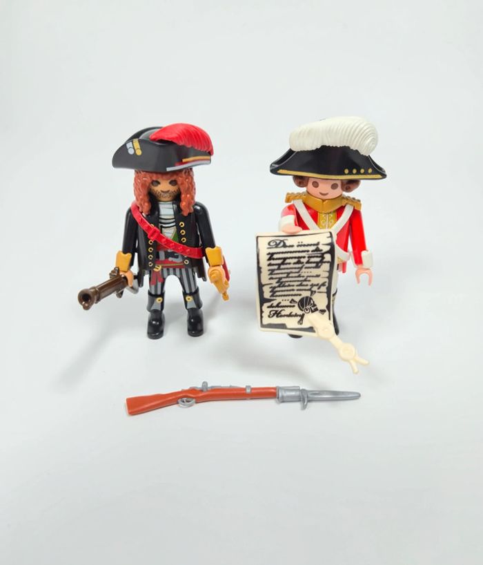 Playmobil Soldat britannique et capitaine pirate