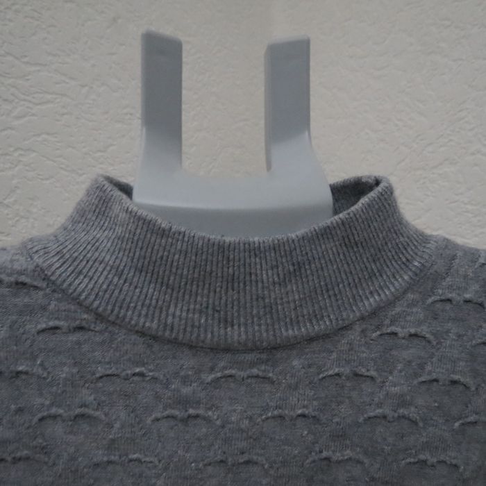 ✨ Pull gris doux et élégant – motif texturé original ✨ - photo numéro 7