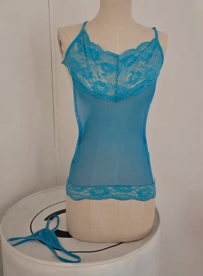 Ensemble lingerie bleu – nuisette + string assorti