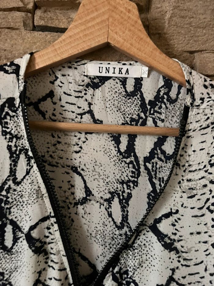 Jolie blouse légère et fluide neuve taille M/L - photo numéro 2