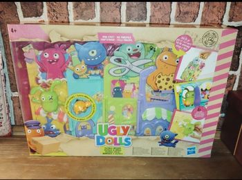 Maison+ personnages Ugly dolls Hasbro