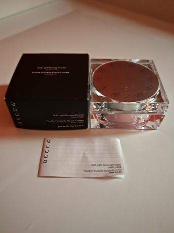 Poudre floutante becca