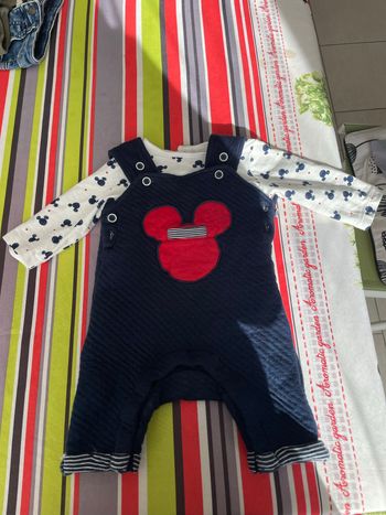 Combinaison +tee-shirts