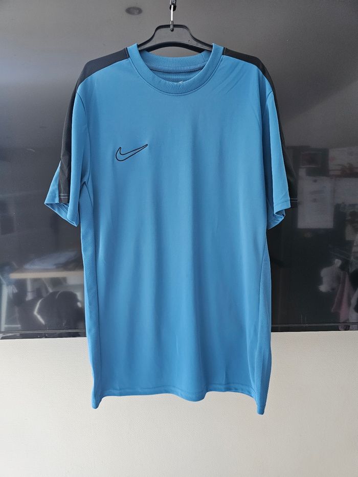 Tee-shirt nike DRI- FIT - HOMME taille M NIKE sport