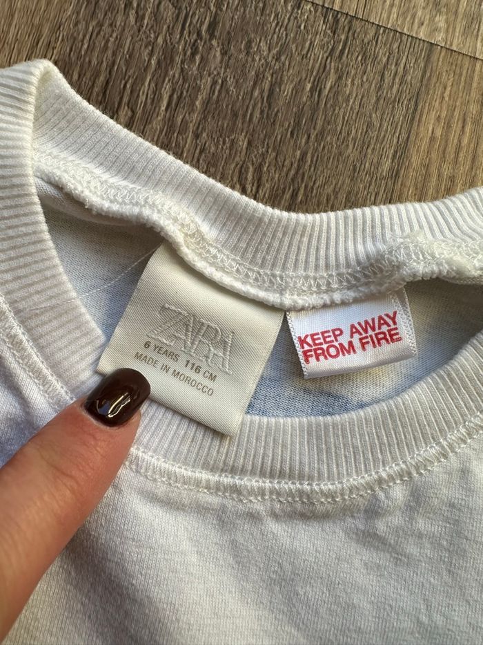 - Tee shirt Zara  - 6 ans - Très bon état - photo numéro 3