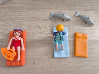 2  personnages Playmobil
