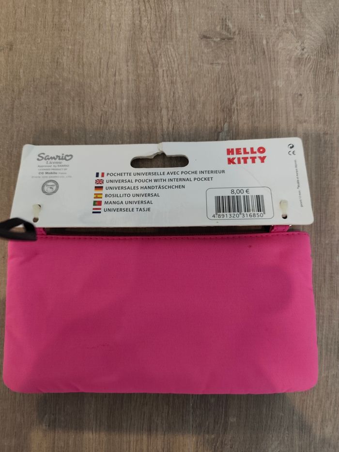 Pochette universelle neuve hello Kitty - photo numéro 3
