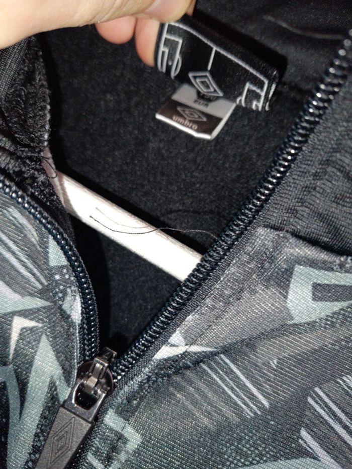 Survêtement umbro taille 150 coloris noir - photo numéro 4