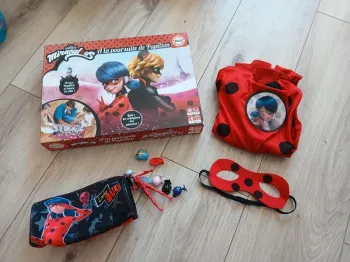 Lot miraculous lady bug 5/6 ans