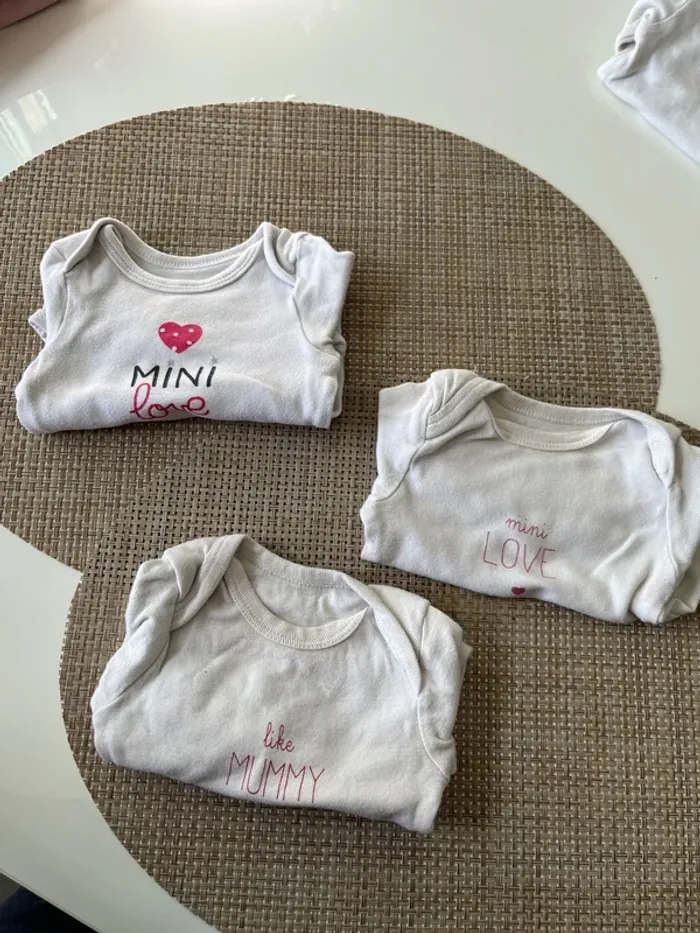 3 bodys manches longues taille 6 mois